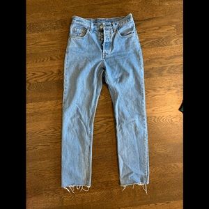 Womens light wash Levi’s size 25